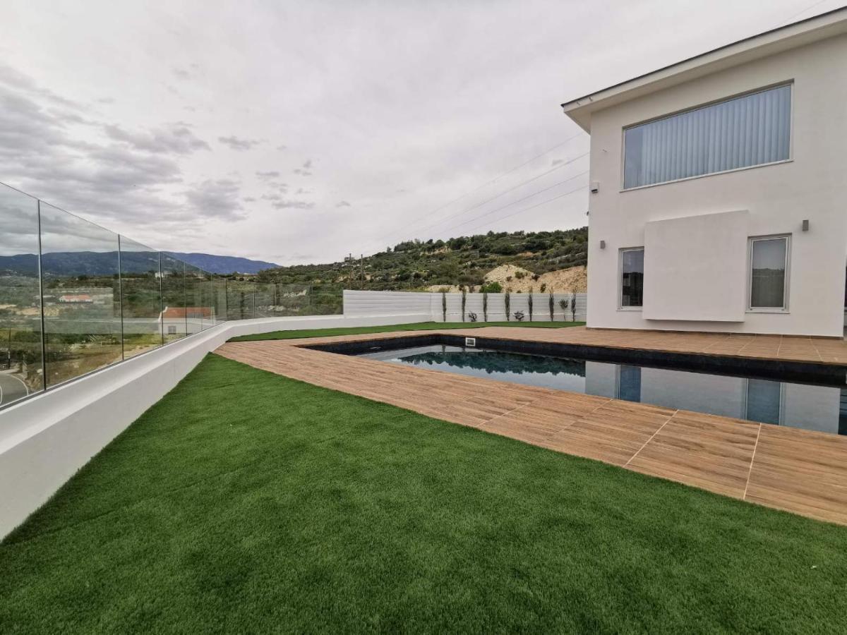Maximos Luxury Villa With Pool -Breakbooking-Cy Limassol Exterior foto