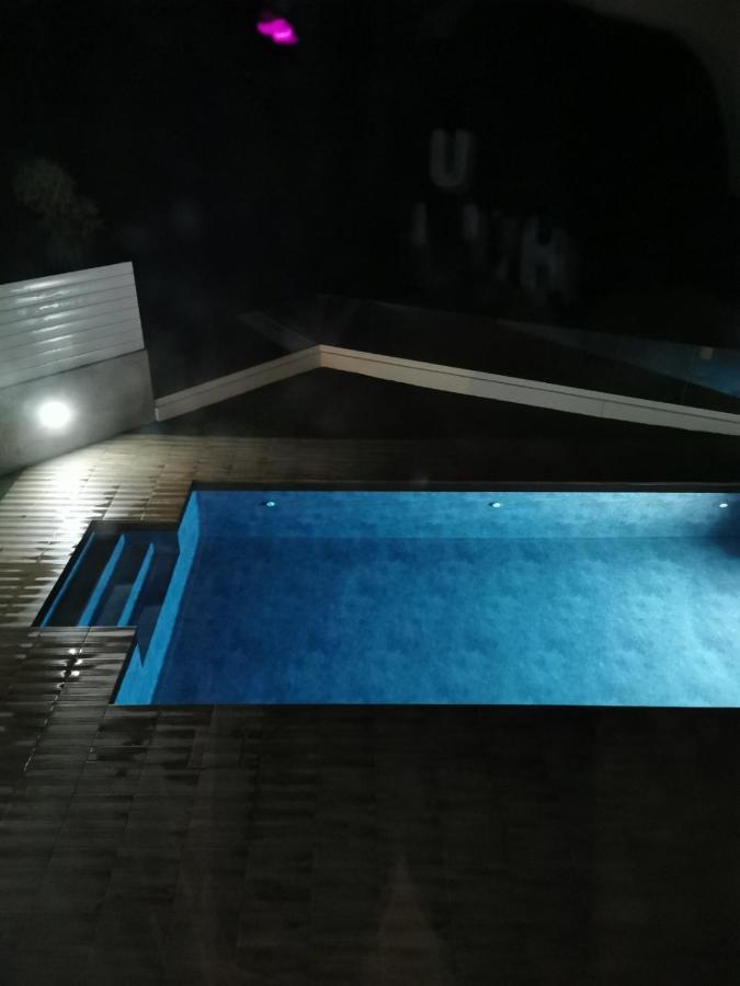 Maximos Luxury Villa With Pool -Breakbooking-Cy Limassol Exterior foto