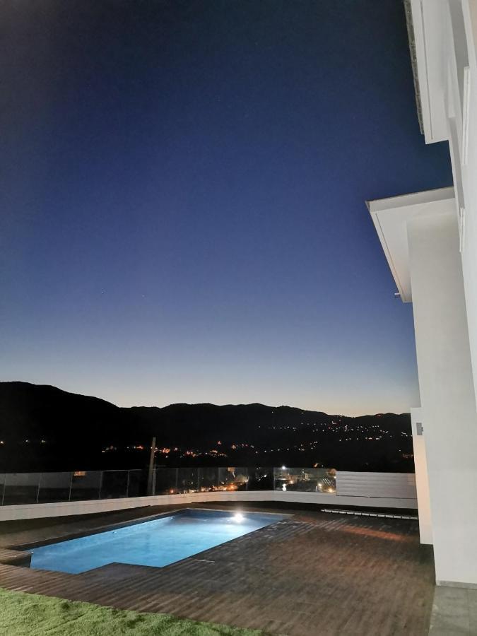 Maximos Luxury Villa With Pool -Breakbooking-Cy Limassol Exterior foto
